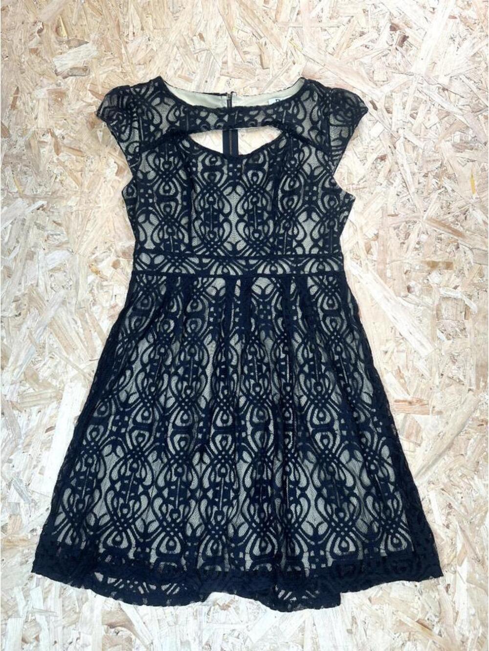 Pinky Womens Black Lace Overlay Dress Size L Nude Lining Keyhole Cap Sleeve Mini